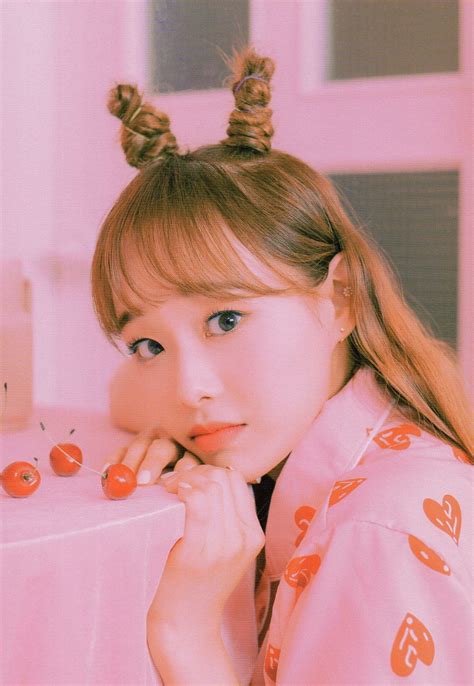 Pin By Gamu On Loona Kpop Girls Korean Girl Groups Chuu Loona