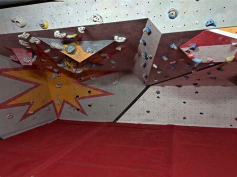 Alien Rock And Bloc Indoor Rock Climbing Fun In Edinburgh