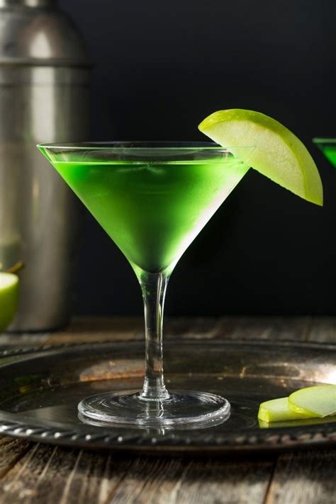 Amazing Apple Martini Recipe: Sweet and Satisfying - cocktaildb.com