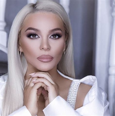 И помен не остана от красивата ДесиСлава-Снимка - За Жената