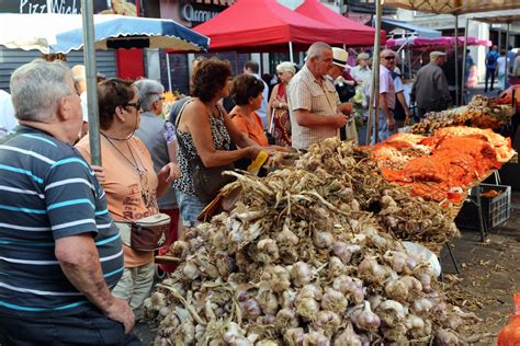 Tours une Foire à l ail et au basilic toujours très prisée