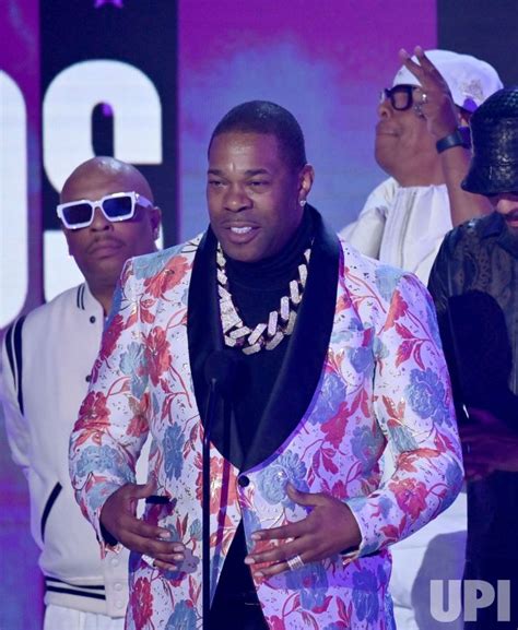 Photo Busta Rhymes Accepts The Lifetime Achievement Award Onstage At