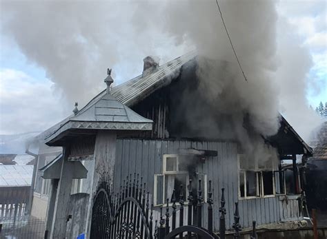 FOTO Gospodăria unei bătrâne de 85 de ani din zona Frasin a fost