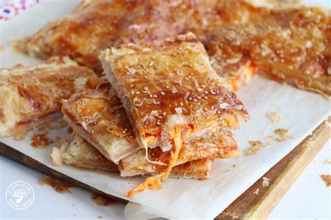 Empanada de hojaldre con jamón y queso Cocinando Entre Olivos