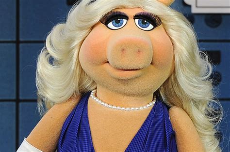 Miss Piggy Explains Why Shes The Perfect Feminist Icon For 2015 Vox