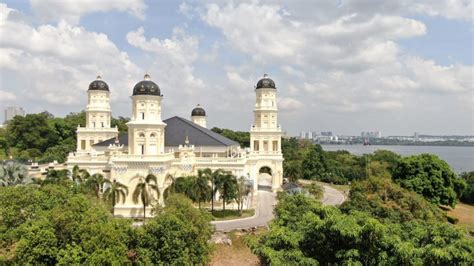 7 beautiful mosques around Malaysia - Going Places by Malaysia Airlines