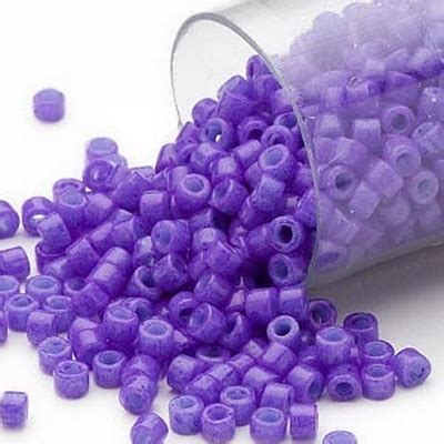 Delica 11 0 Opaque Purple ca 1 6X1 3mm ᴓ 0 8mm Glas Kraal