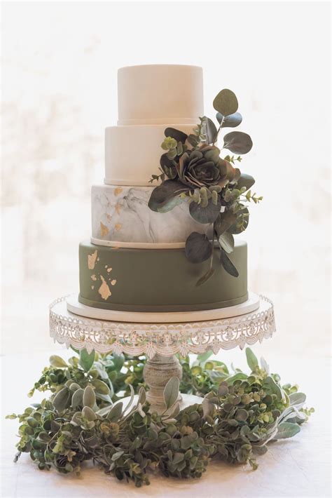 Emerald Green Wedding Theme Green Wedding Cake Pretty Wedding Cakes