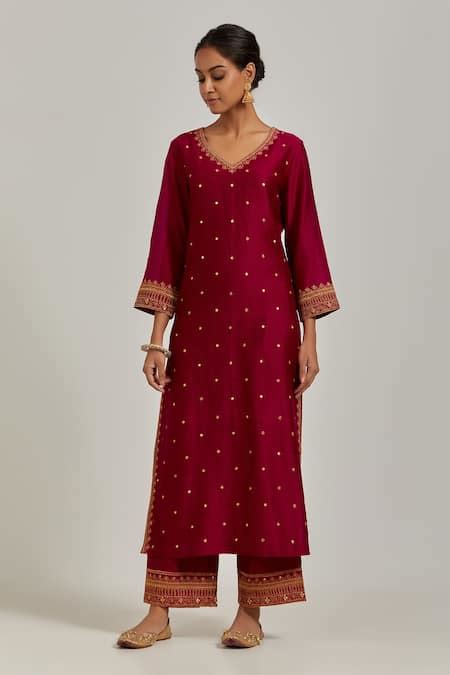 Buy Red Chanderi Silk Embroidery Floral V Neck Kurta For Women By