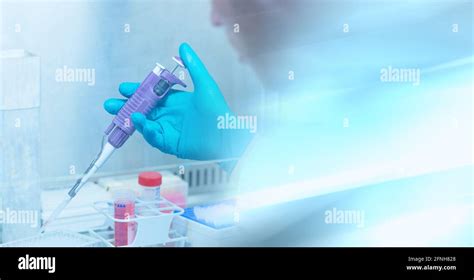 Pipette lab hi-res stock photography and images - Alamy