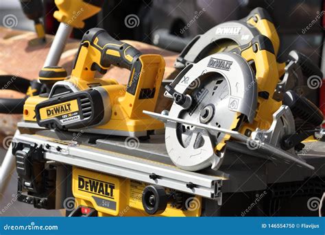 Herramientas El Ctricas De Dewalt Imagen Editorial Imagen De Sierra