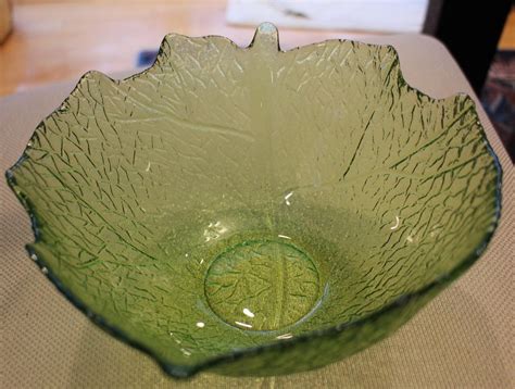 Vintage Salad Bowl Green Glass Lettuce Leaf Molded Design 1725925375