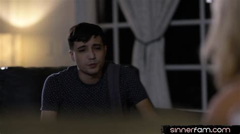 Teen Stepson Fucked Booty Blonde Stepmom