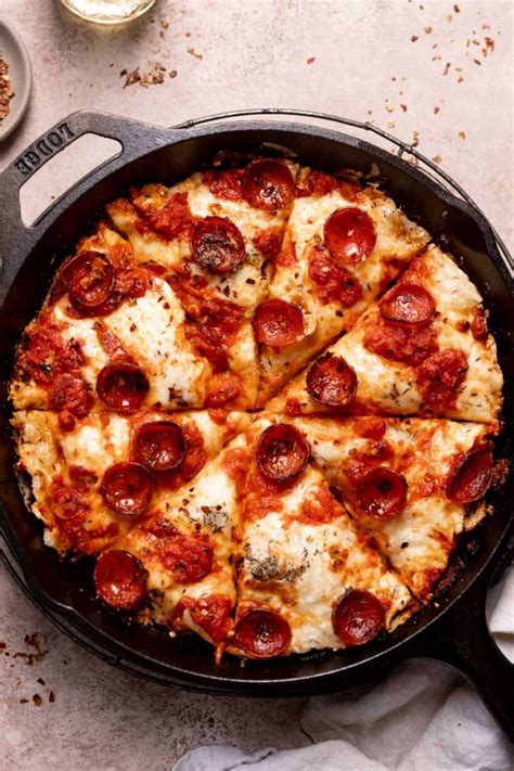 Crispy Cast Iron Skillet Pizza Recipe Pizza Recipes Homemade Cast Iron Skillet Pizza