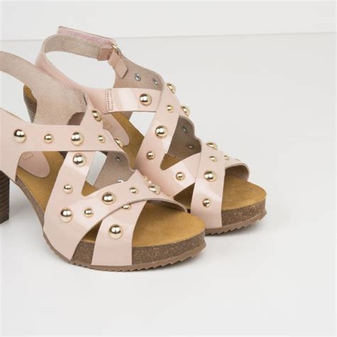 Sandalia Charol Tachuelas Nude Negro Cristina Valdivieso