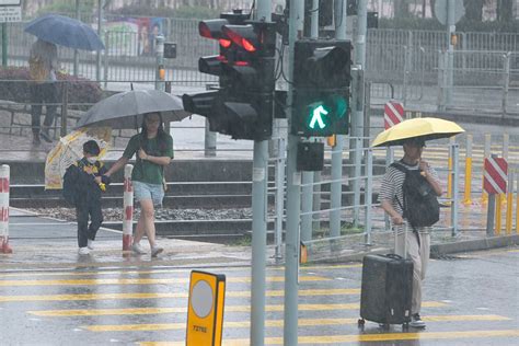 香港天文台发布黄色暴雨警告信号 朱丹 总台 来源