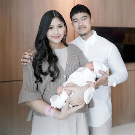 8 Potret Anniversary Pernikahan Dan Ulang Tahun K 28 Erina Gudono