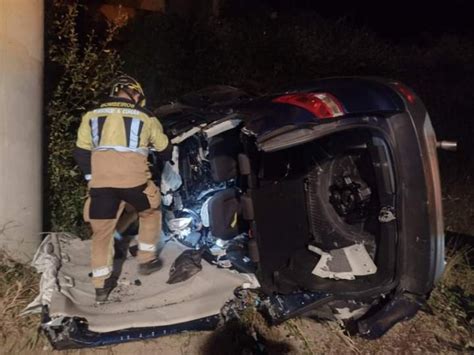 Heridos Graves Tres J Venes En Un Brutal Accidente De Tr Fico Al Chocar