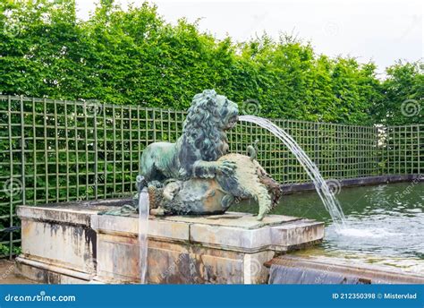 Lion Fountain In Versailles Gardens Paris France Editorial Stock