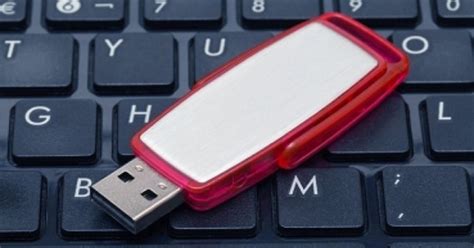 Man Passes Out Drunk Loses Usb Containing Entire Citys Personal Data