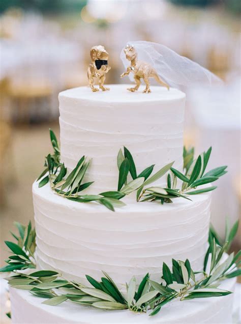 26 Must-See Wedding Cake Topper Ideas | Minted