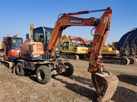 Used Doosan Dx60W Excavator Hot Sale Secondhand Doosan 6 Ton Mini