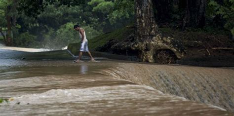 Depresión tropical 16 ya causa inundaciones en Costa Rica