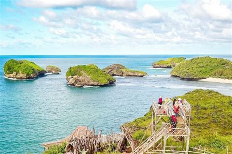 Pantai Kasap Pesona Raja Ampat Di Pacitan Rute Perjalanan Harga