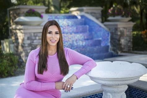 Carolyn Aronson - Owner and CEO of It’s a 10 Haircare