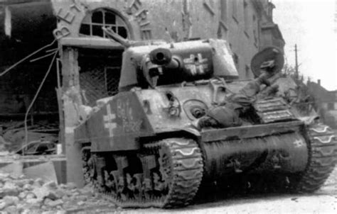 German M4 Sherman 76 2a World War Photos