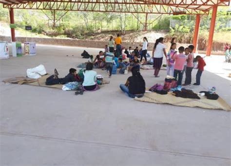 Pobladores De Ocho Comunidades De La Sierra De Guerrero Huyen De La