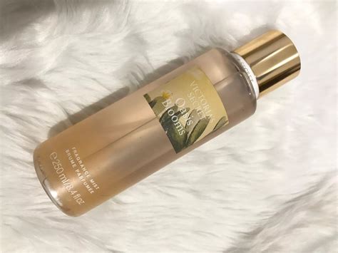 Victoria Secret Oasis Blooms Fragrance Mist Ml Kesehatan