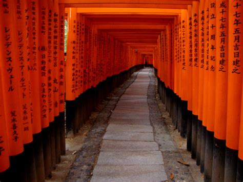 京都にある圧巻の鳥居が並ぶ伏見稲荷大社の秘密に迫る！ お座敷体験 宴 Utage