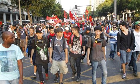 Centro Do Rio Tem Novo Protesto Contra O Aumento Das Passagens Jornal