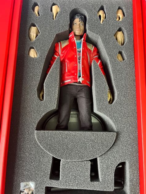 Hot toys 1 6 Scale MIS10 MIS Michael Jackson 興趣及遊戲 玩具 遊戲類 Carousell