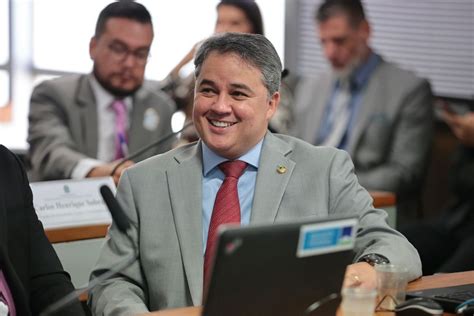 N O Custo Um Investimento Celebra O Senador Efraim O