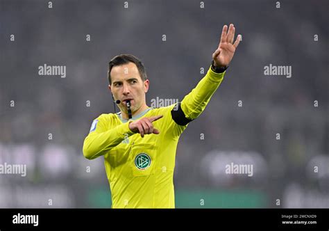 Referee Referee Benjamin Brand Gesture Gesture Allianz Arena Munich