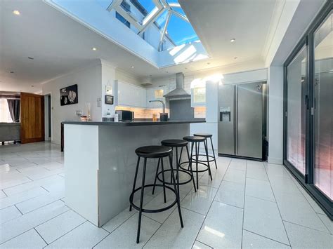 Property In Wallisdean Avenue Portsmouth Po3