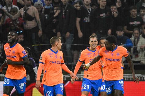 Ligue Marseille Chute Lyon Sen Sort De Justesse Saint Etienne