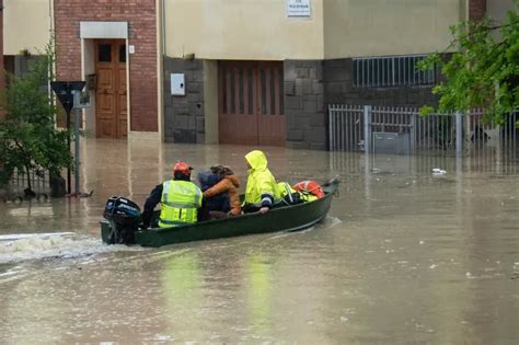 Las Inundaciones En El Norte De Italia Causaron 9 Muertos Y Obligaron A