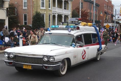 Newarks Halloween Parade Draws Thousands Of Colorful Characters News