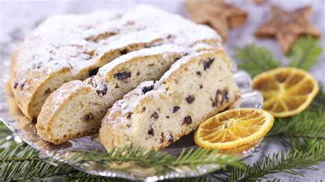 Stollen backen Rezept und Tipps für das traditionelle Weihnachtsgebäck