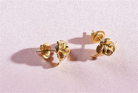 Prada сделали первую коллекцию ювелирных изделий из золота