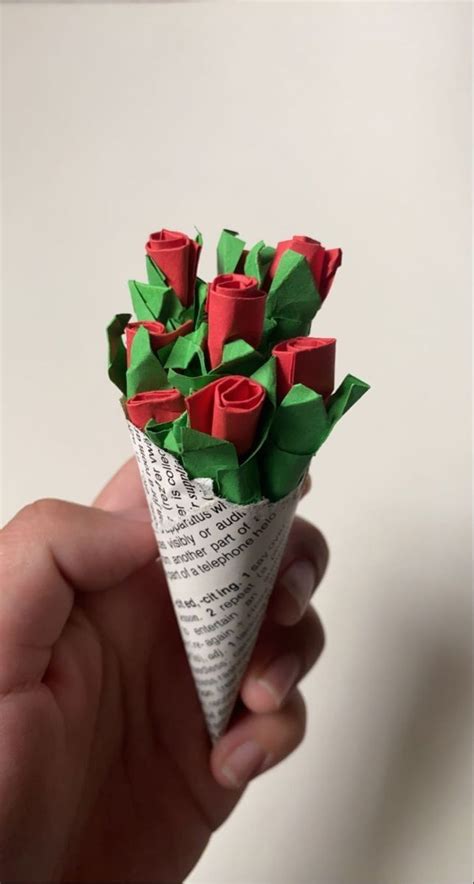 Pin by ᴀɢᴜsᴛɪɴᴀ ϙᴜɪɴᴛᴇʀᴏs on ʀᴇɢᴀʟᴏs Paper flower bouquet Paper