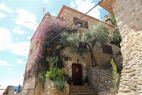 House And Garden Cervera Del Maestre Castell N Spain Flickr