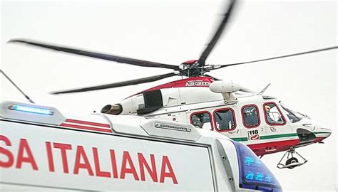 Si Tuffa Nel Fiume A Ponte Lambro Vicino A Como E Non Riemerge 19enne