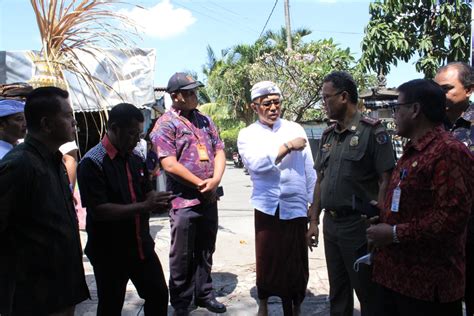 Sampah Meluber Jaya Negara Perintahkan Satpol PP Jaga TPS Gunung Agung