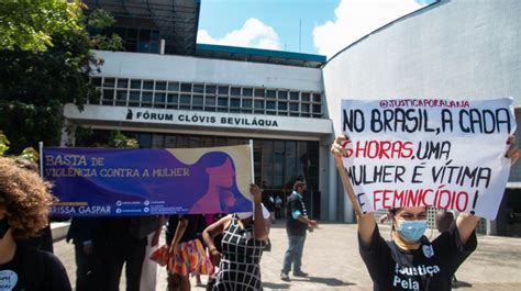 Fórum Cearense de Mulheres apresenta dossiê sobre feminicídio à SSPDS