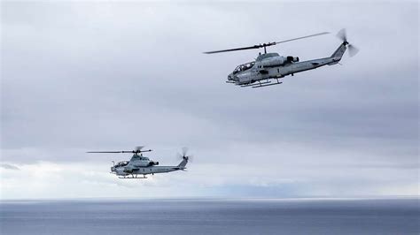 U S Marine Ah 1w Super Cobra And Ah 1z Viper Helicopters Picryl