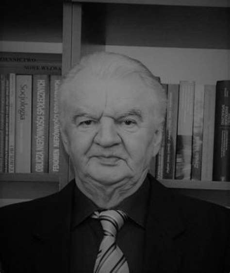 Calisia pl Zmarł prof dr hab Jerzy Modrzewski